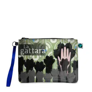 Bustony ma Grande Gattara